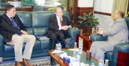 وزير النفط لدى لقائه سفيري أمريكا وبريطانيا أمس